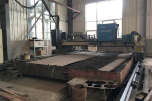 Plasma cutting of chromium carbide overlay wear plates